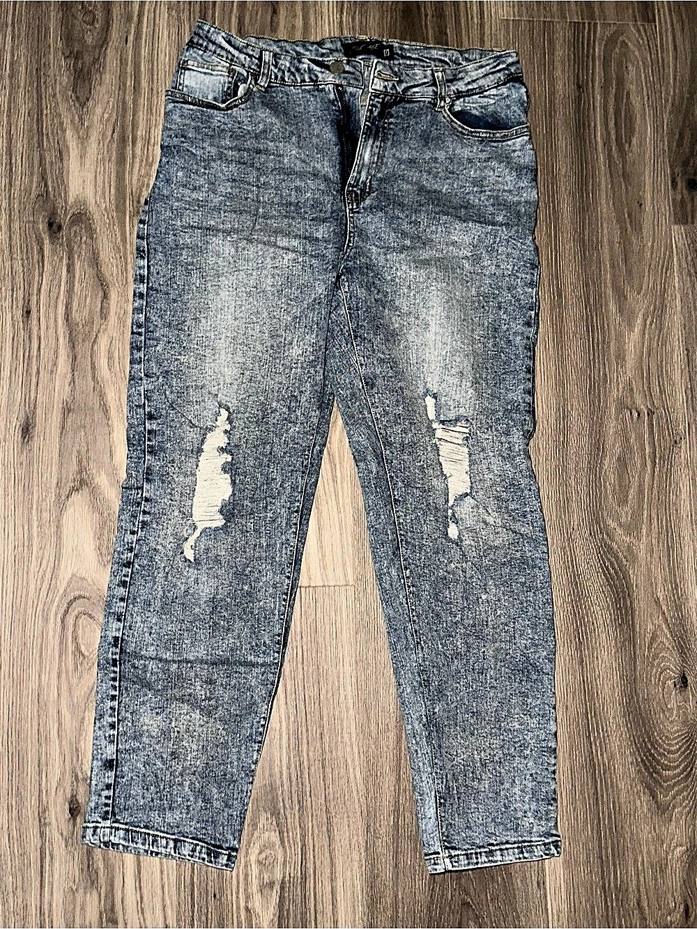 Blue Age Jeans Distressed Skinny in Blue Waist 9/20.5